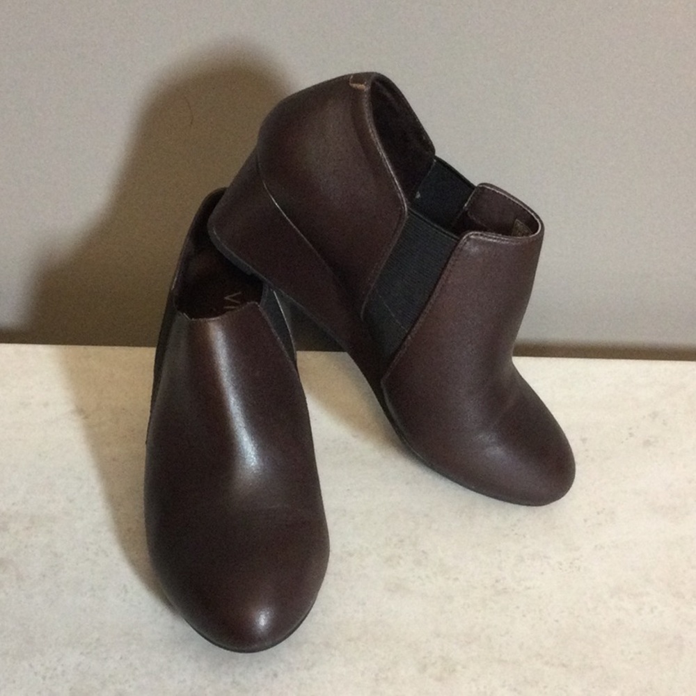 EU 37, size 6 Vionic Stanton Brown Leather Wedge Ankle Boots